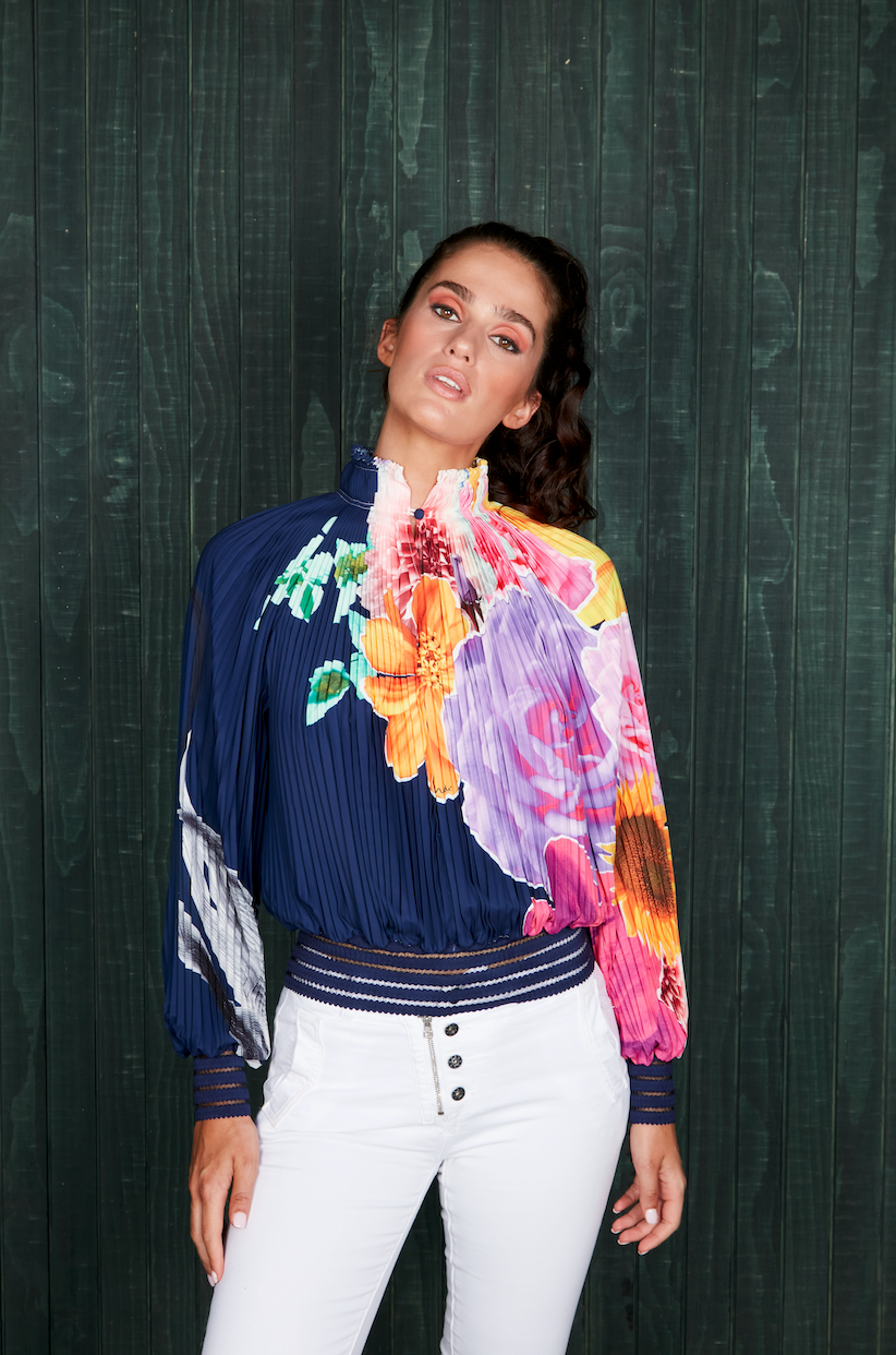 PLEATED BLOUSE - BRIGHT FLOWER